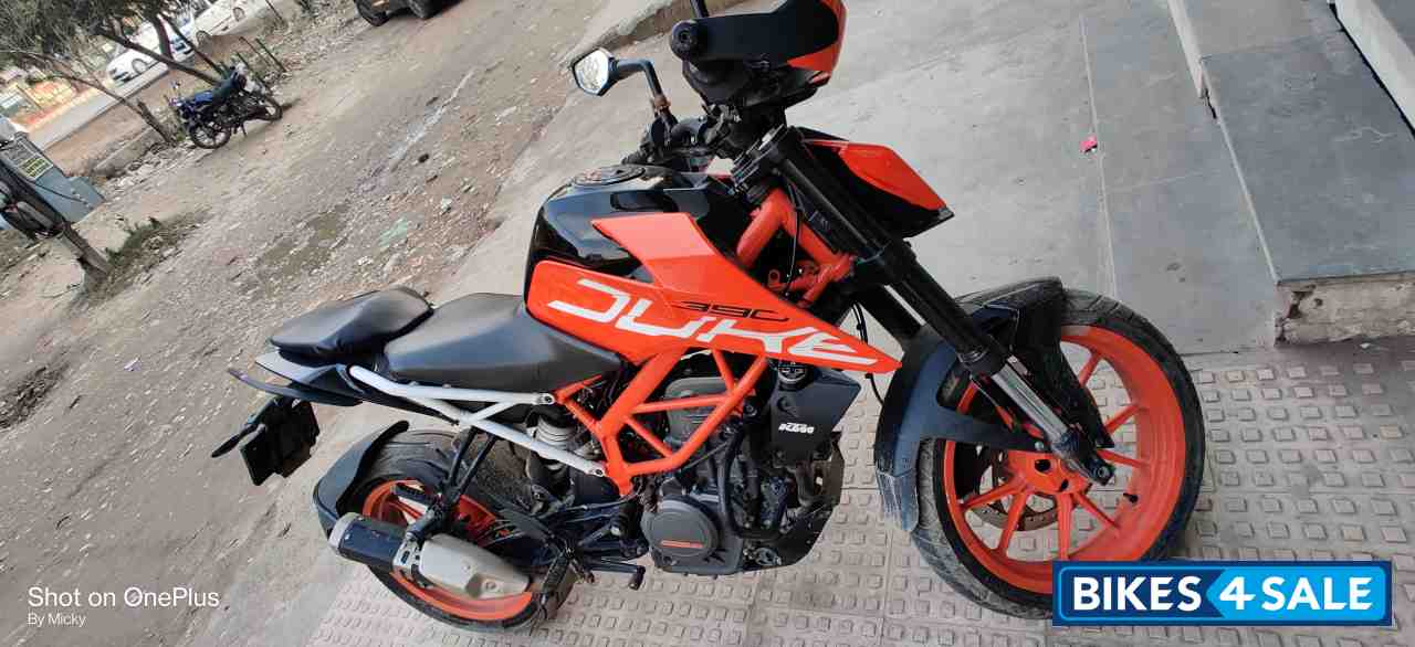 Orange Black White KTM Duke 390