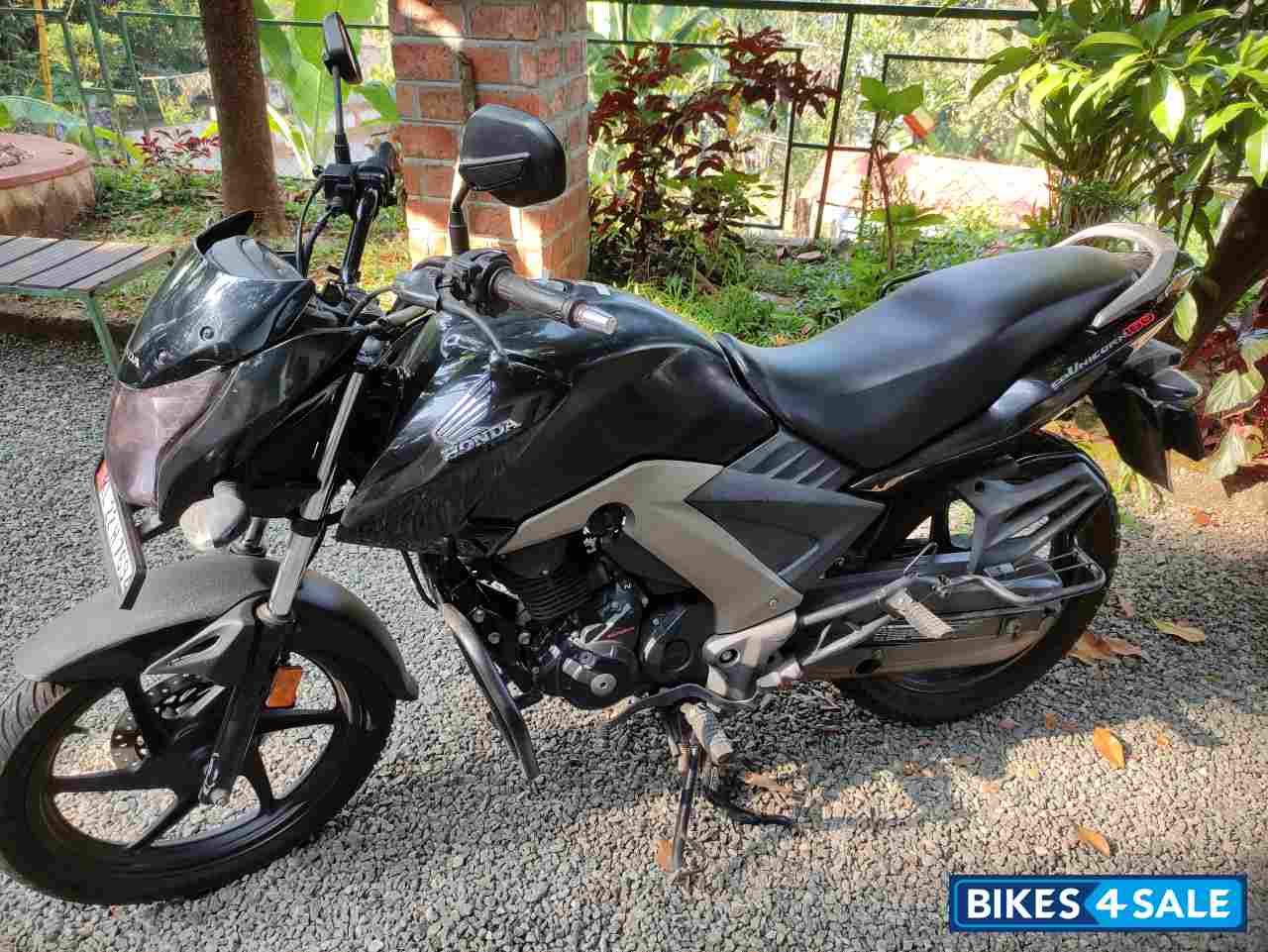 Black Honda CB Unicorn 160 Black Honda CB Unicorn 160
