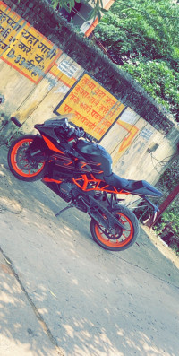Black KTM RC 200