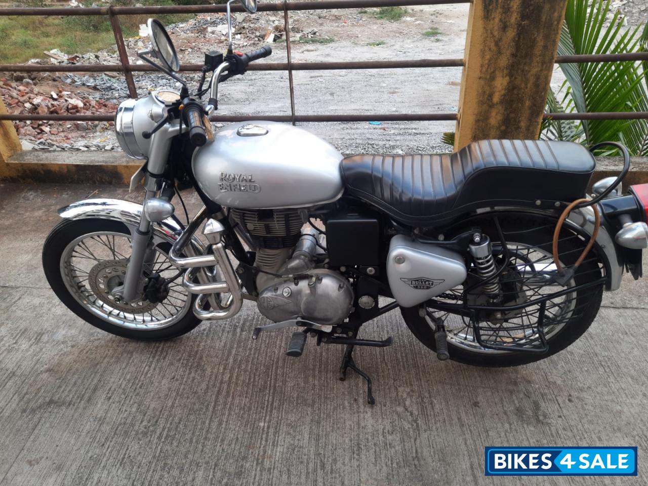 Silver Royal Enfield Bullet Electra Twinspark