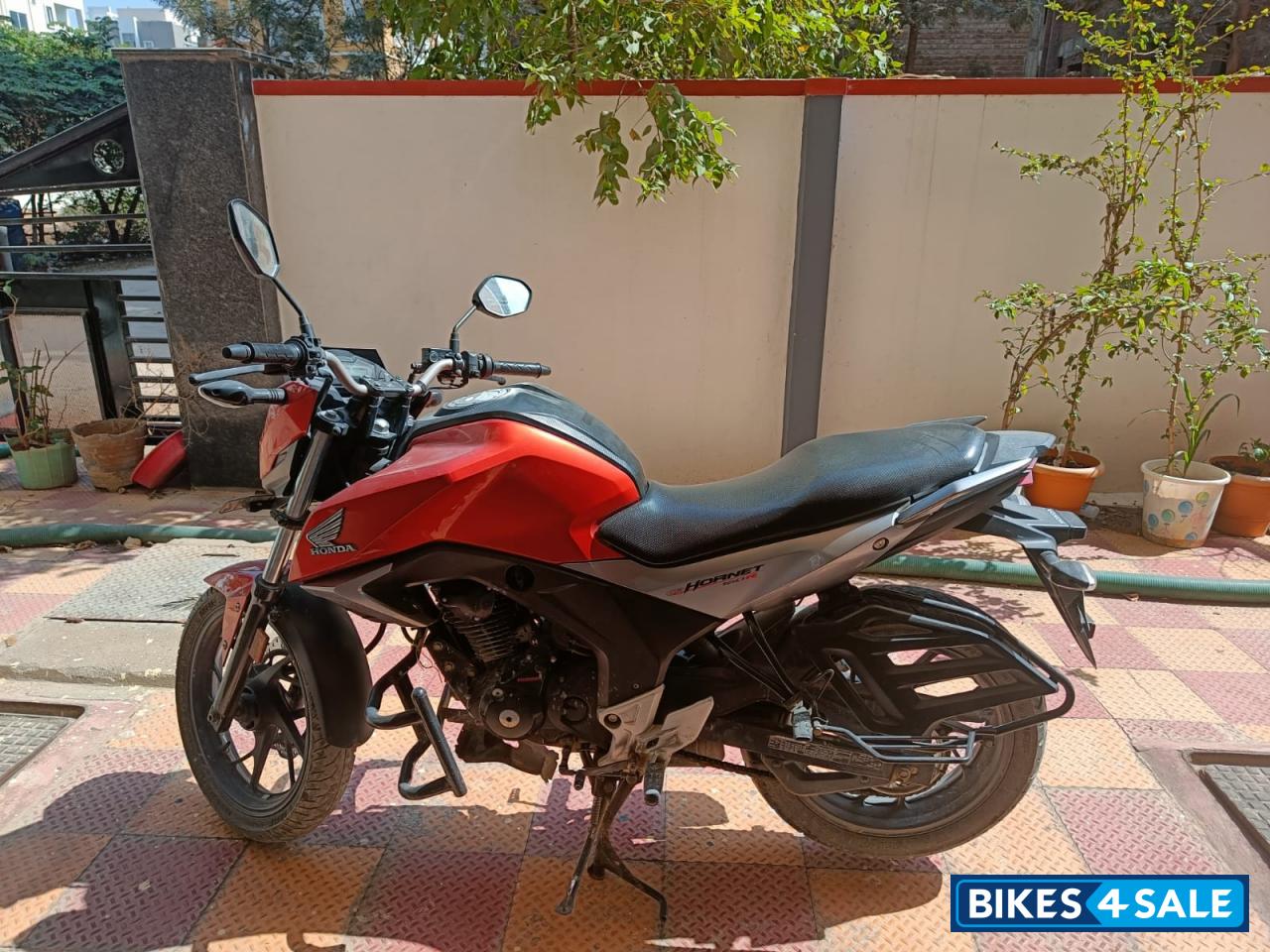 Orange Honda CB Hornet 160R