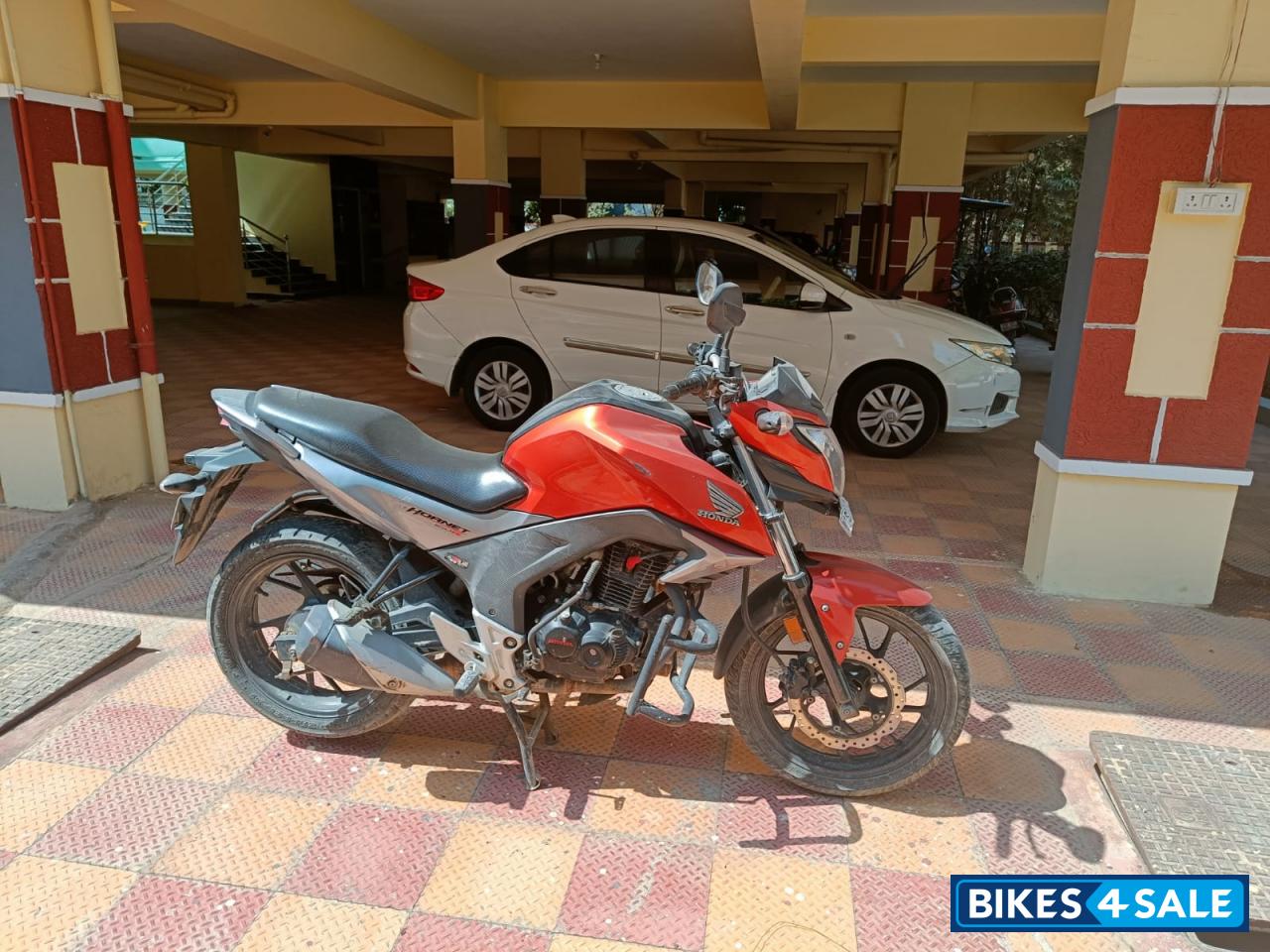 Orange Honda CB Hornet 160R