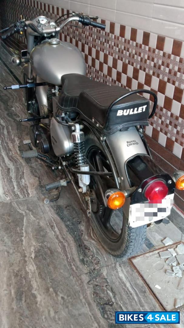 Matte Royal Enfield Bullet 350 ES