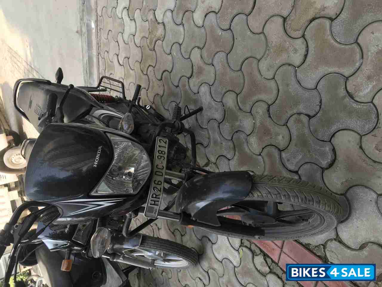 Black Honda Dream Yuga