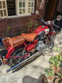 Royal Enfield Classic 500