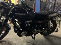 Black Honda Hness CB 350