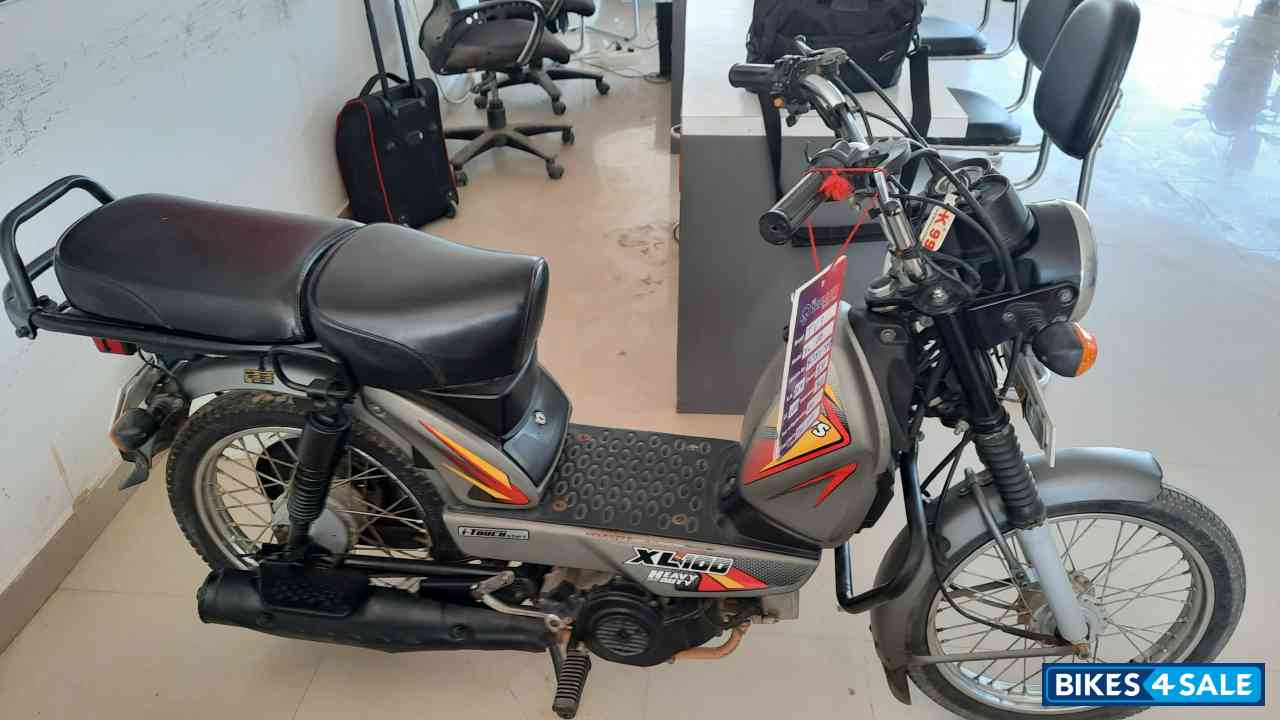 TVS XL 100