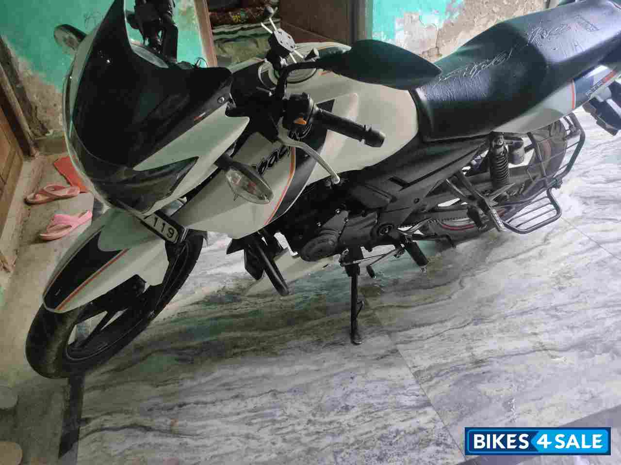 TVS Apache RTR 160 4V