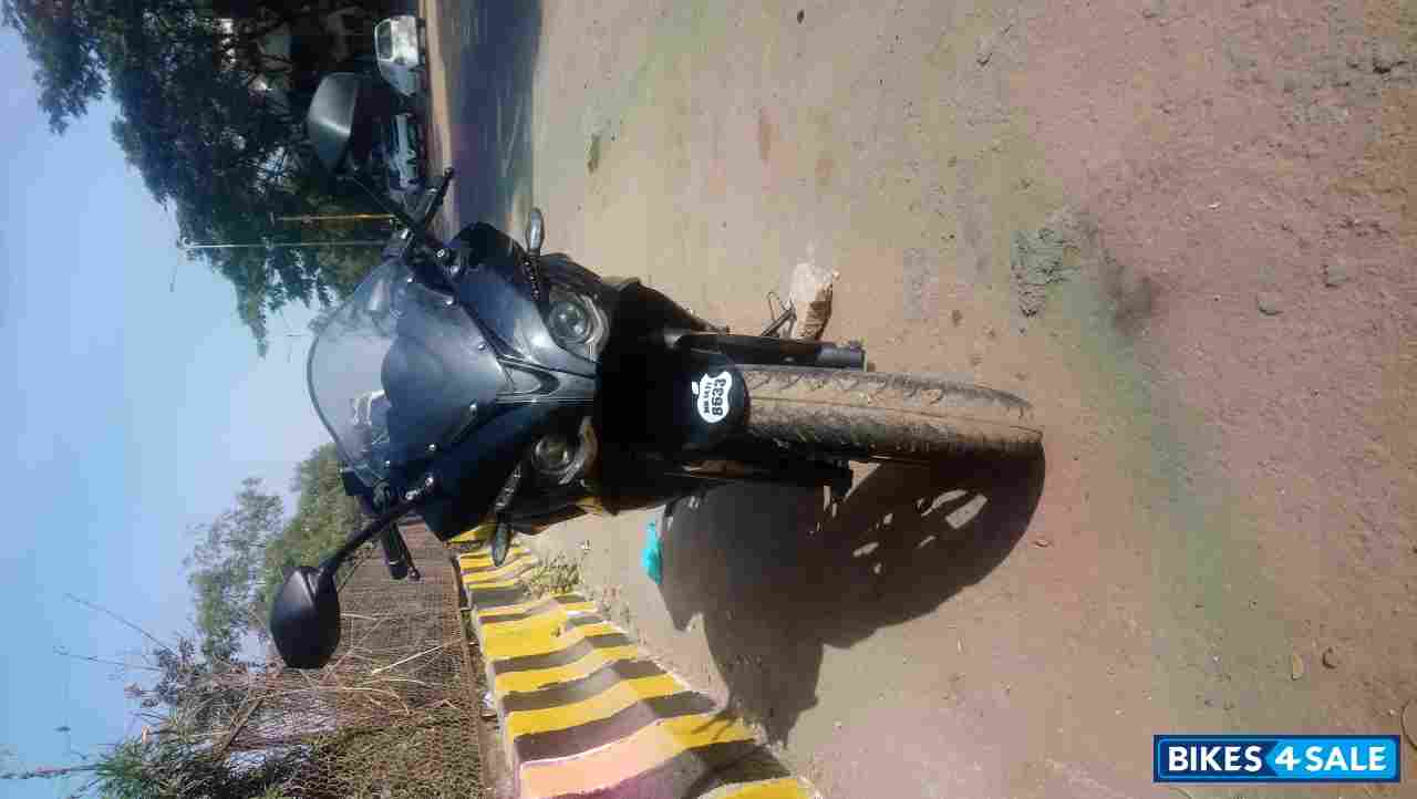 Bajaj Pulsar RS 200 ABS