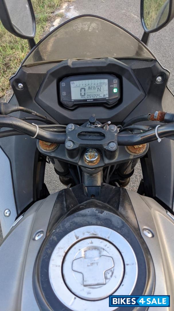 Grey Suzuki Gixxer SF