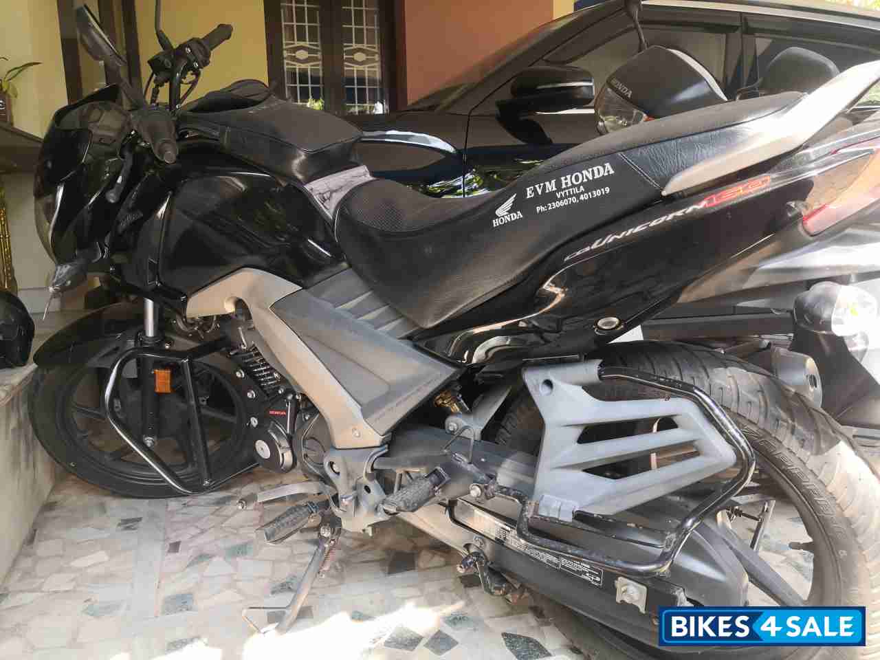 Black Honda CB Unicorn 160