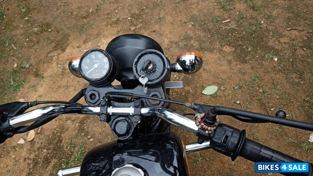 Ideal Jawa Yezdi Classic