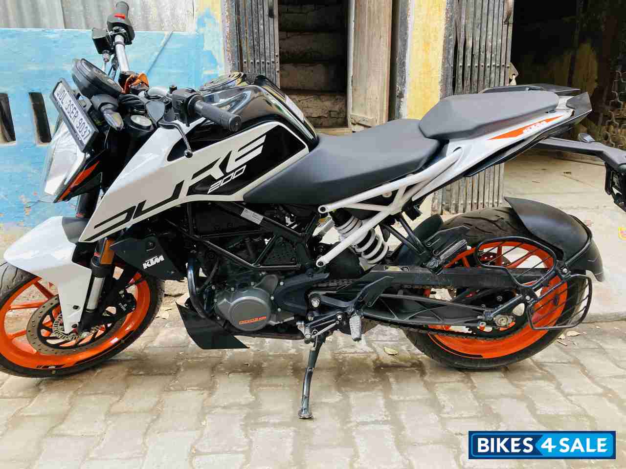 White KTM Duke 200 ABS