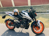 White KTM Duke 200 ABS