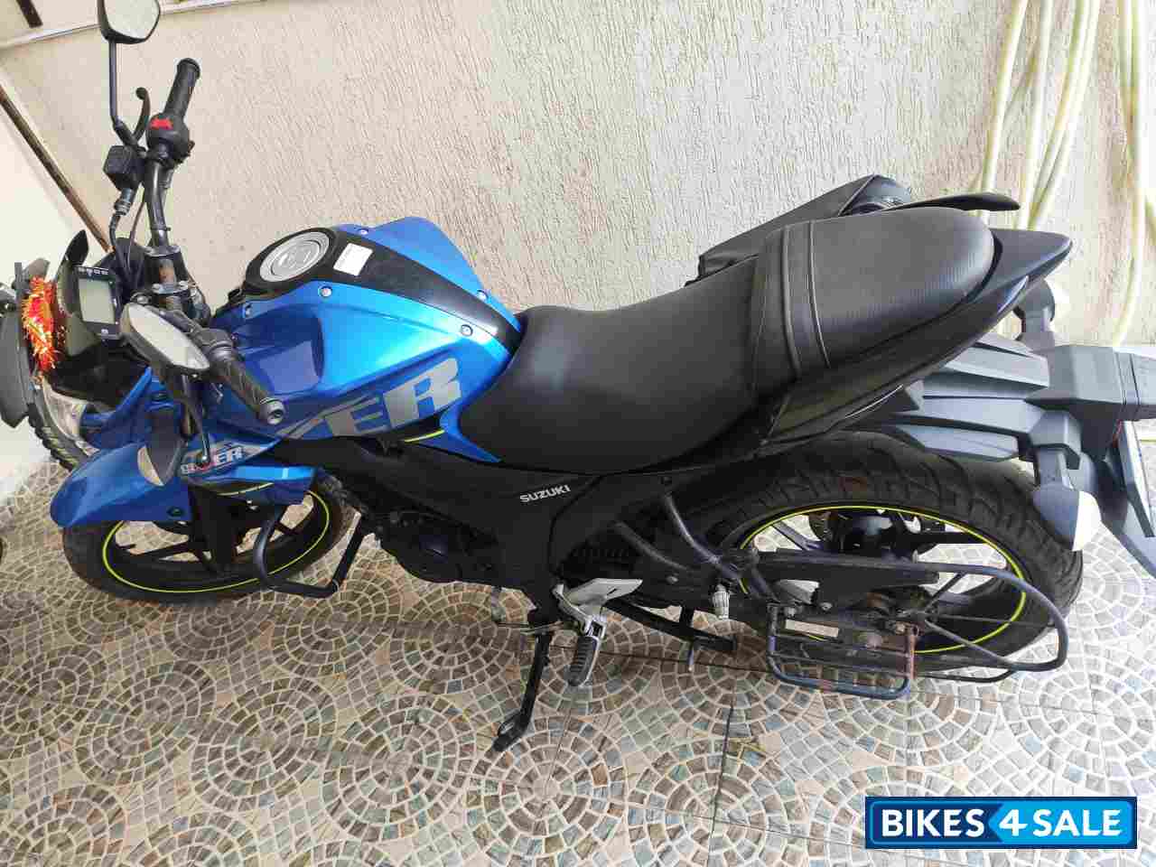 Suzuki Gixxer SF