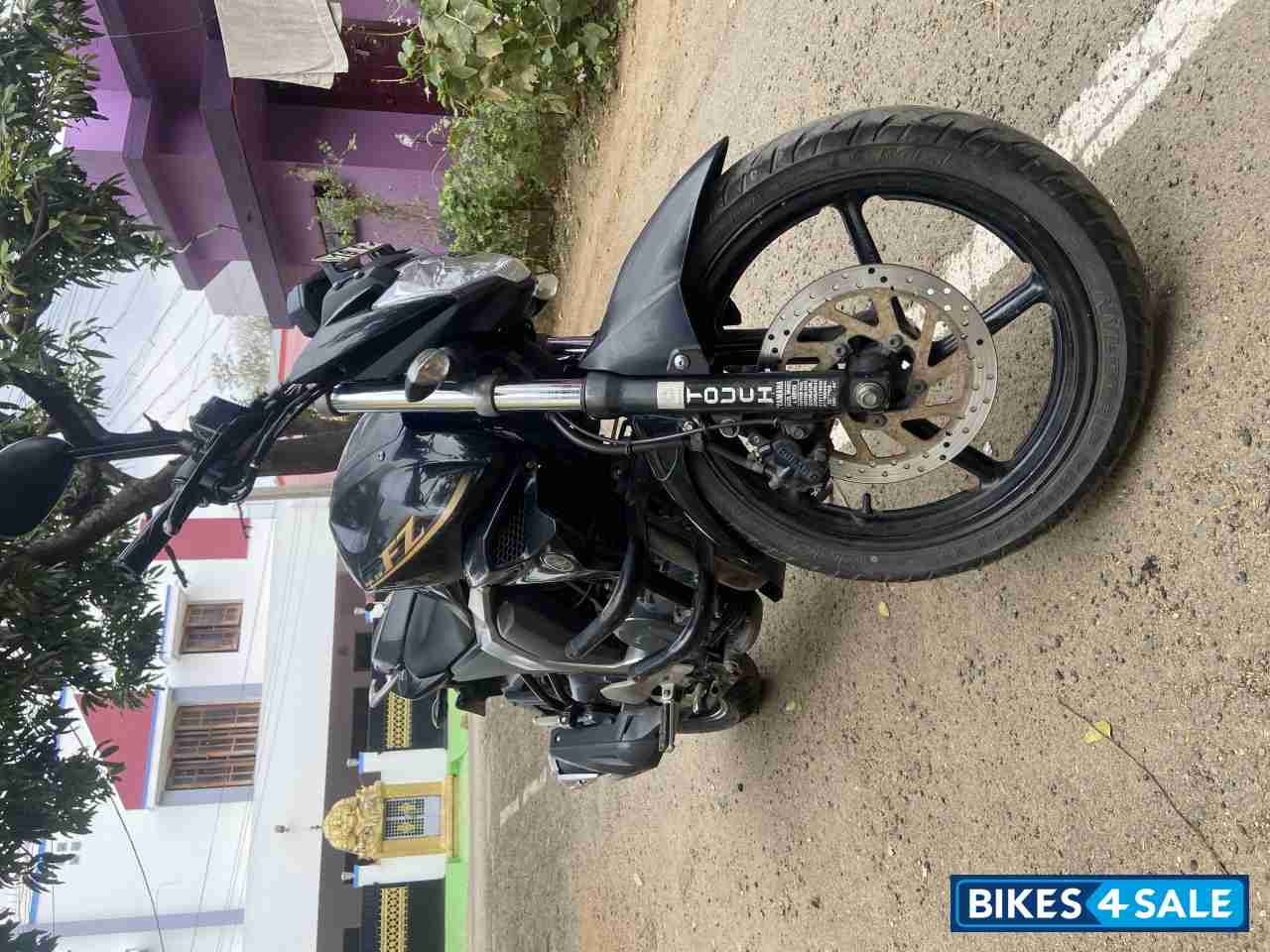 Black Yamaha FZ FI V2