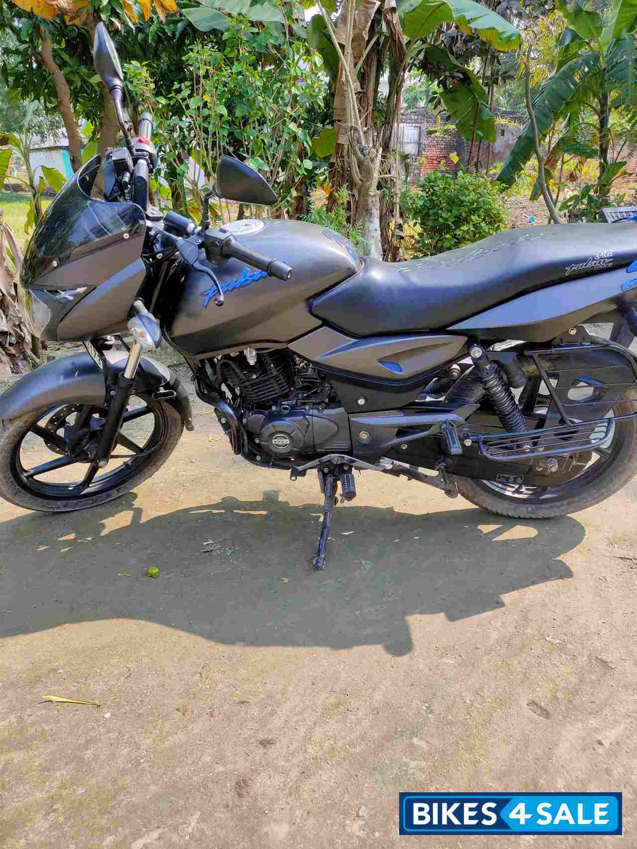 Neon Bajaj Pulsar 125 Neon