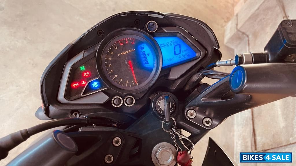 Passion Red+matte Bajaj Pulsar 200 NS ABS