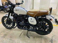 Jawa 42 Dual Channel ABS Sirius White