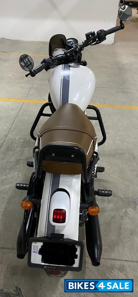 Jawa 42 Dual Channel ABS Sirius White