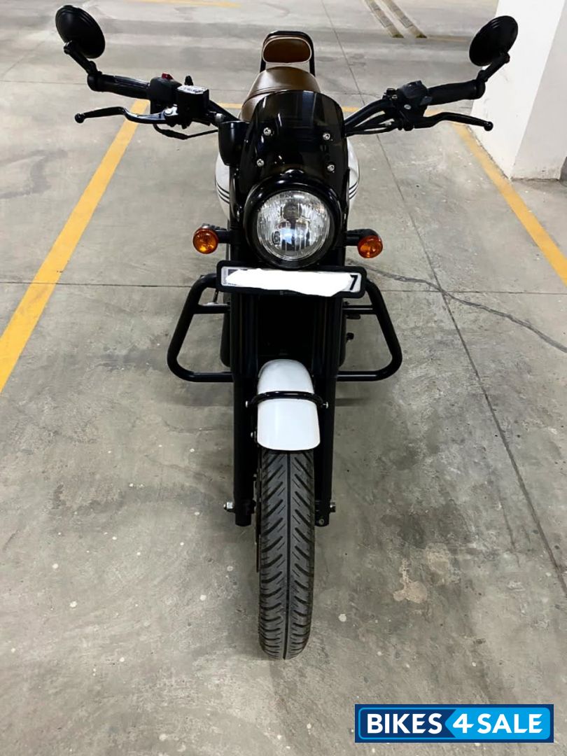 Jawa 42 Dual Channel ABS Sirius White