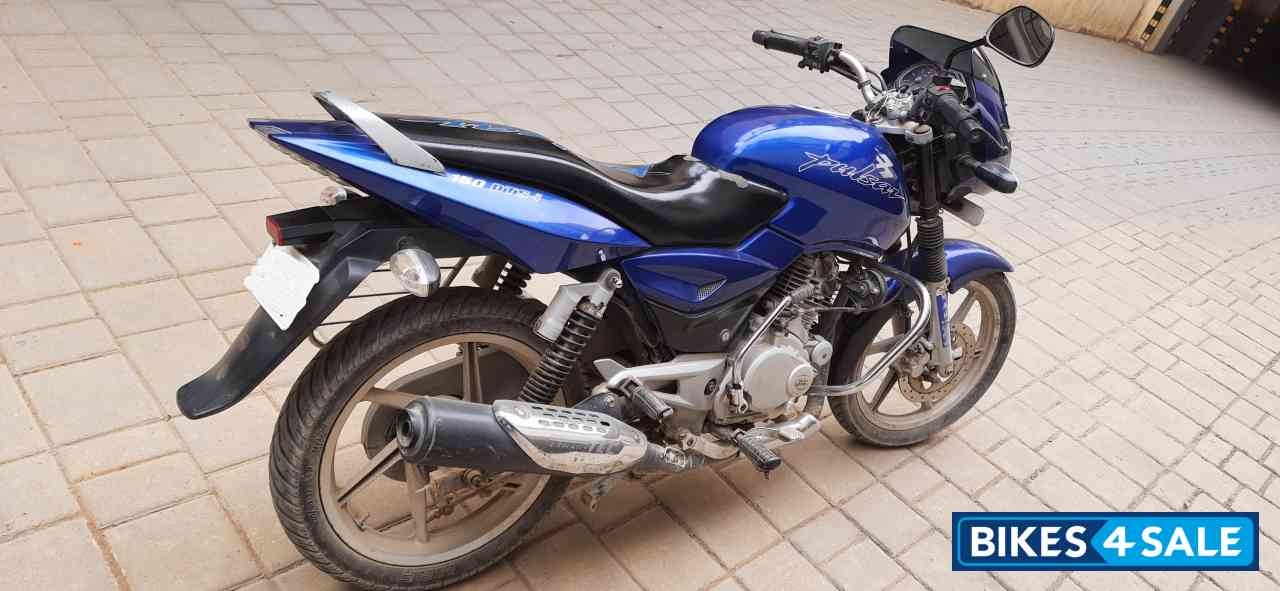 Blue Bajaj Pulsar 150 DTSi