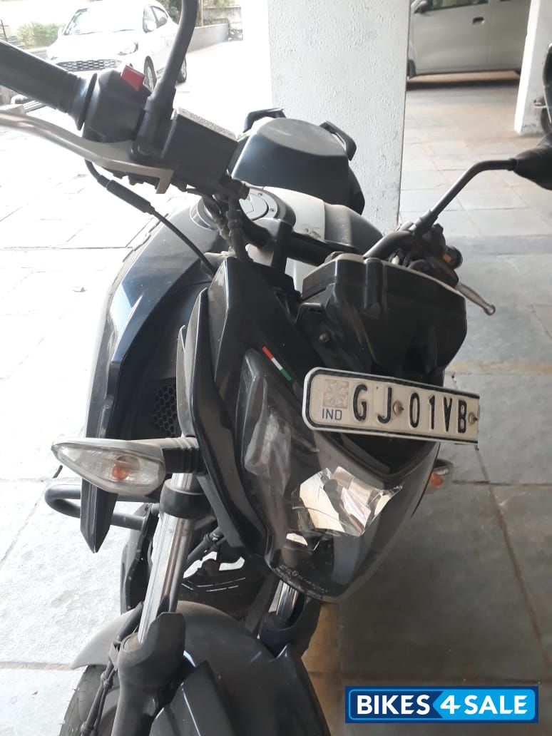 Black TVS Apache RTR 160 4V