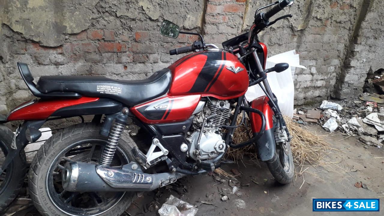 Bajaj V15