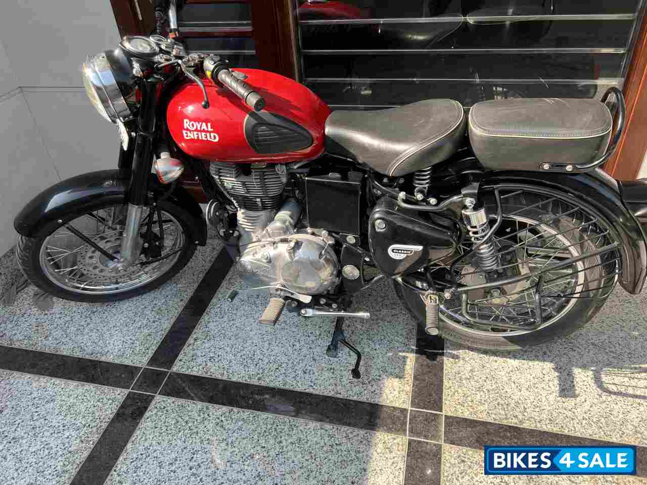 Royal Enfield Classic 350 Redditch Red