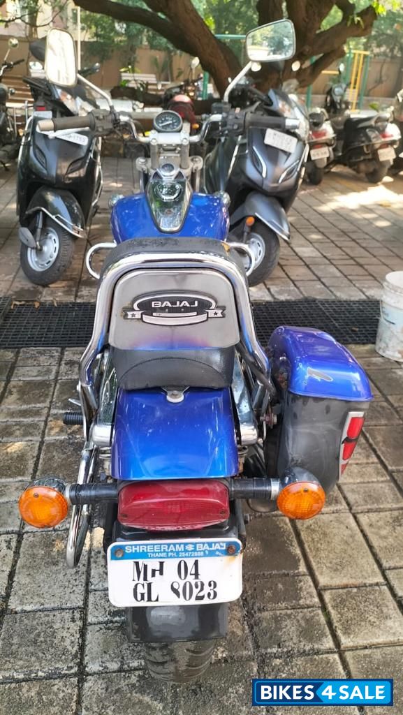 Bajaj Avenger 200 DTS-i
