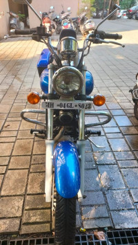 Bajaj Avenger 200 DTS-i
