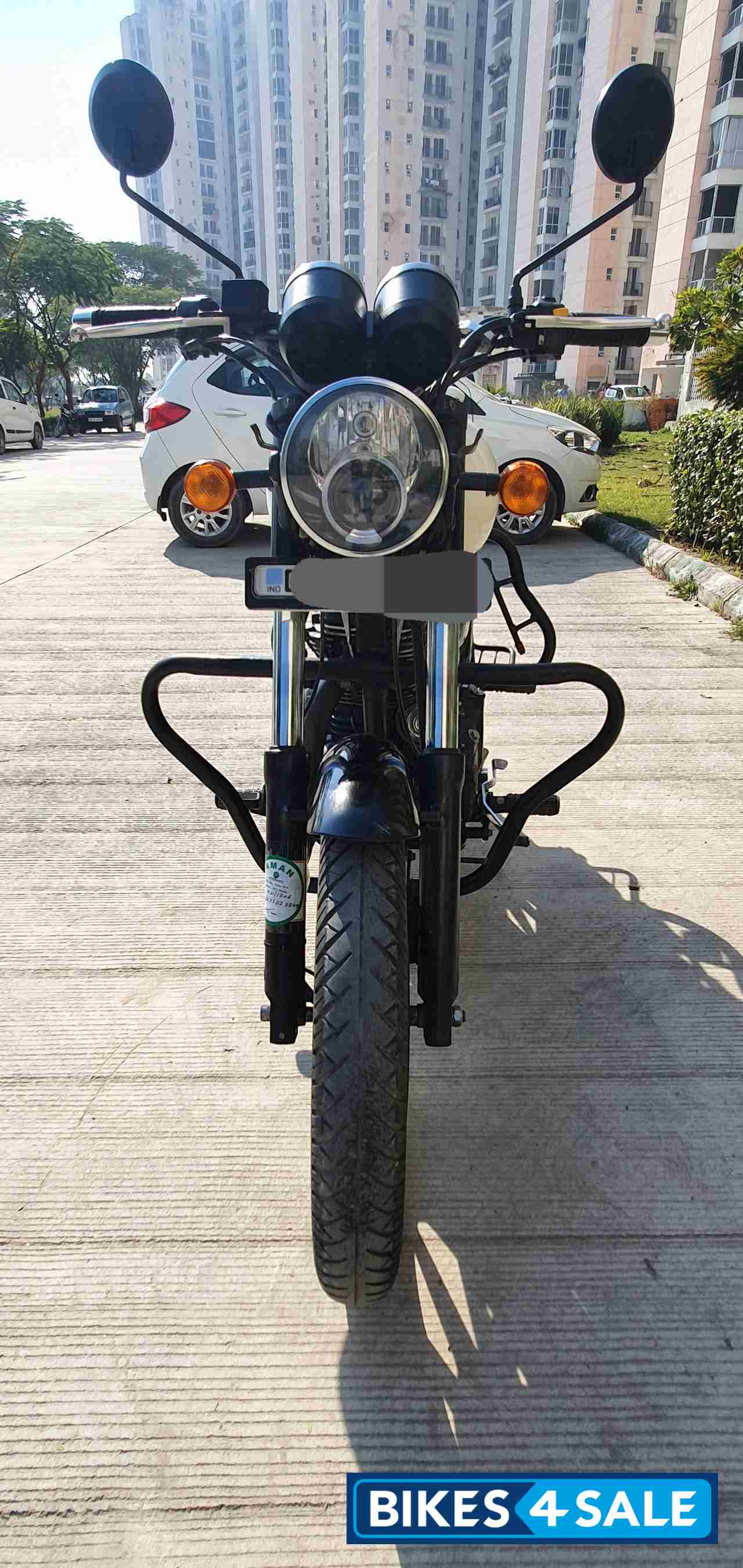 White Royal Enfield Thunderbird X 350