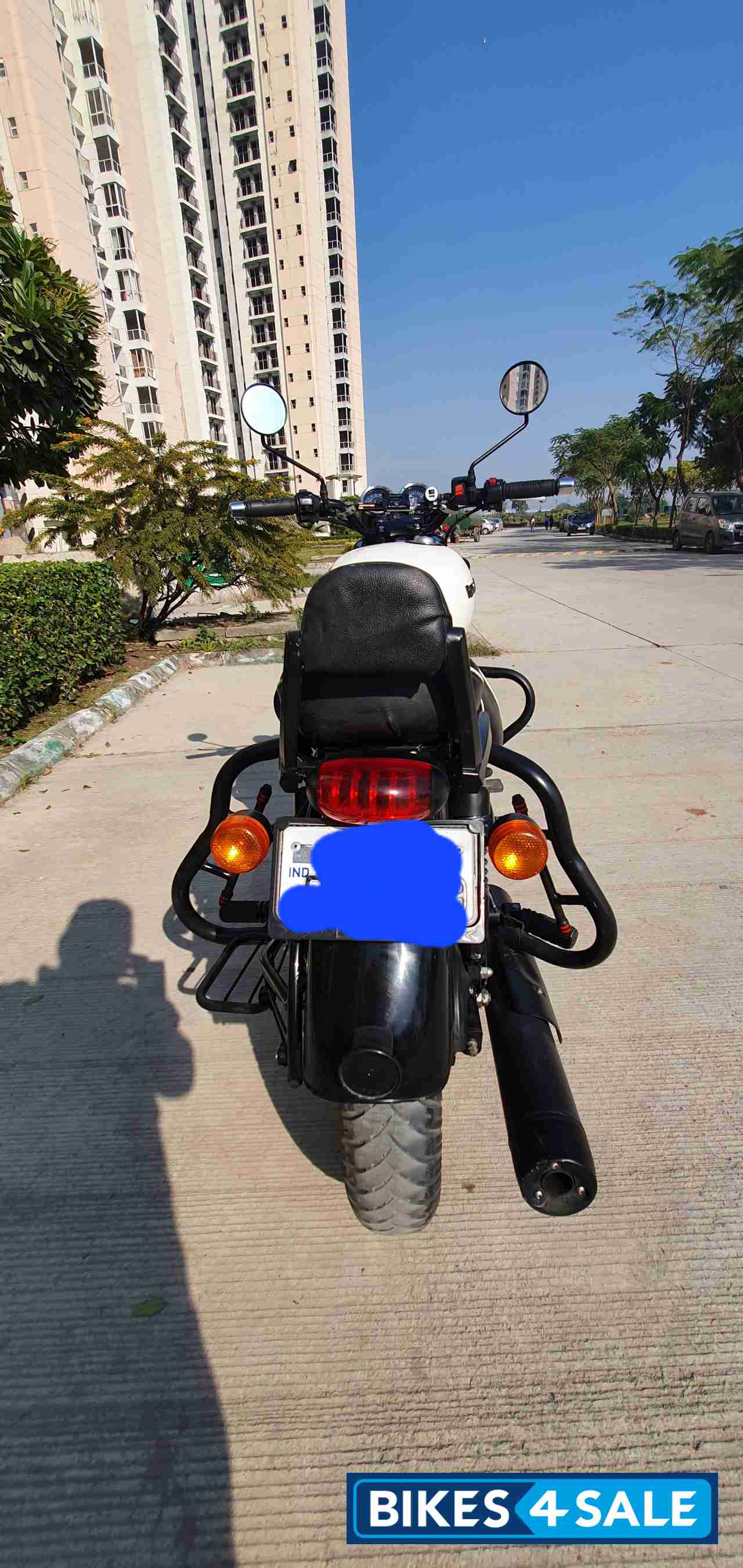 White Royal Enfield Thunderbird X 350