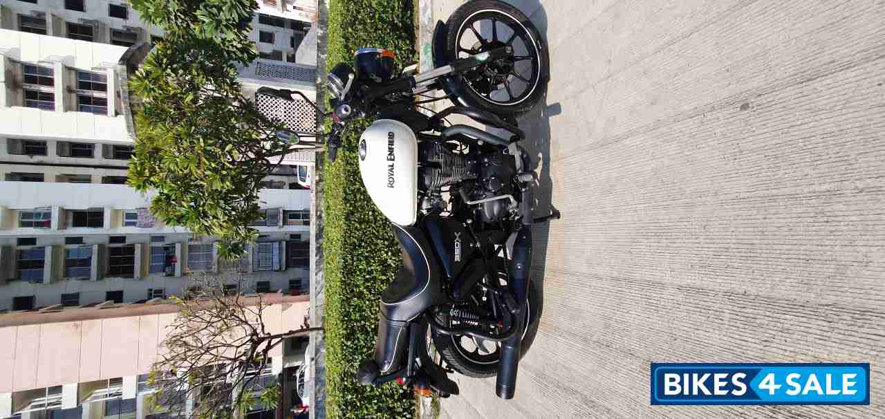 White Royal Enfield Thunderbird X 350
