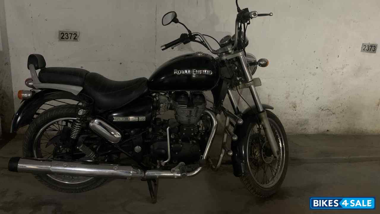 Black Royal Enfield Thunderbird 350