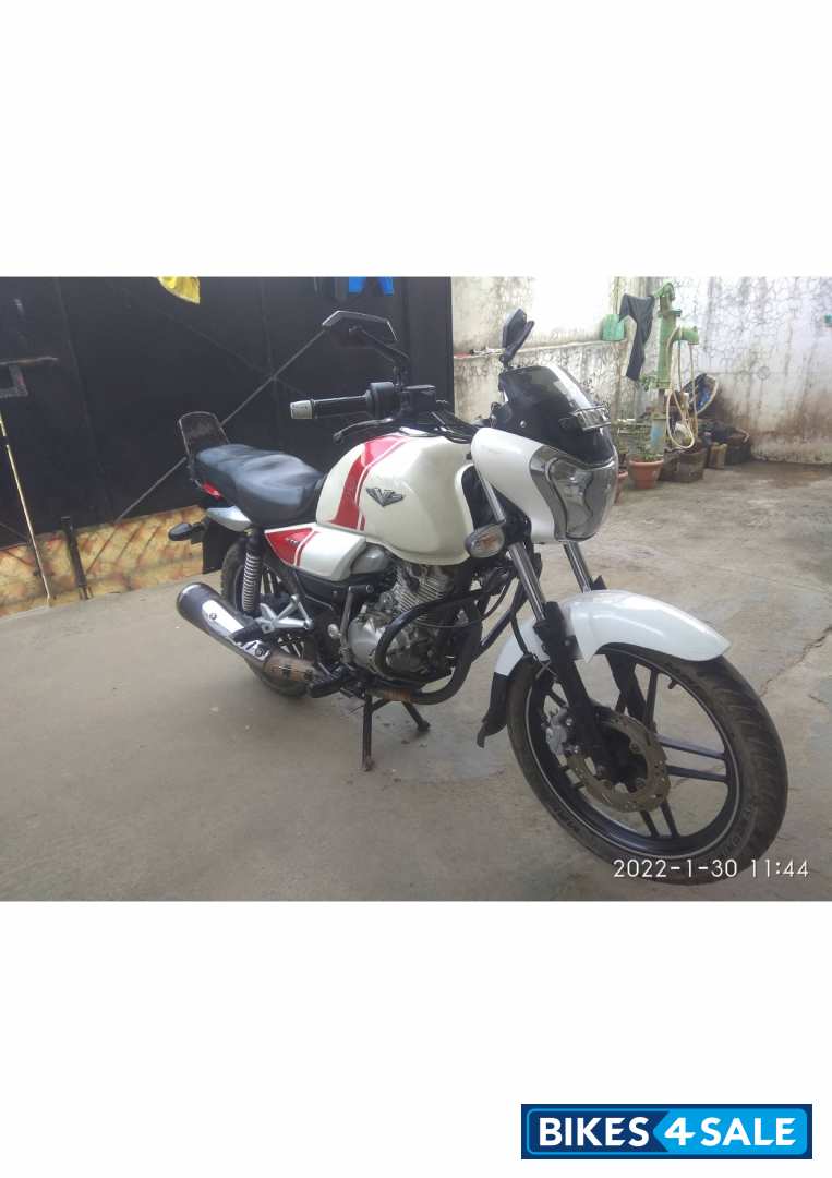 White Bajaj V15
