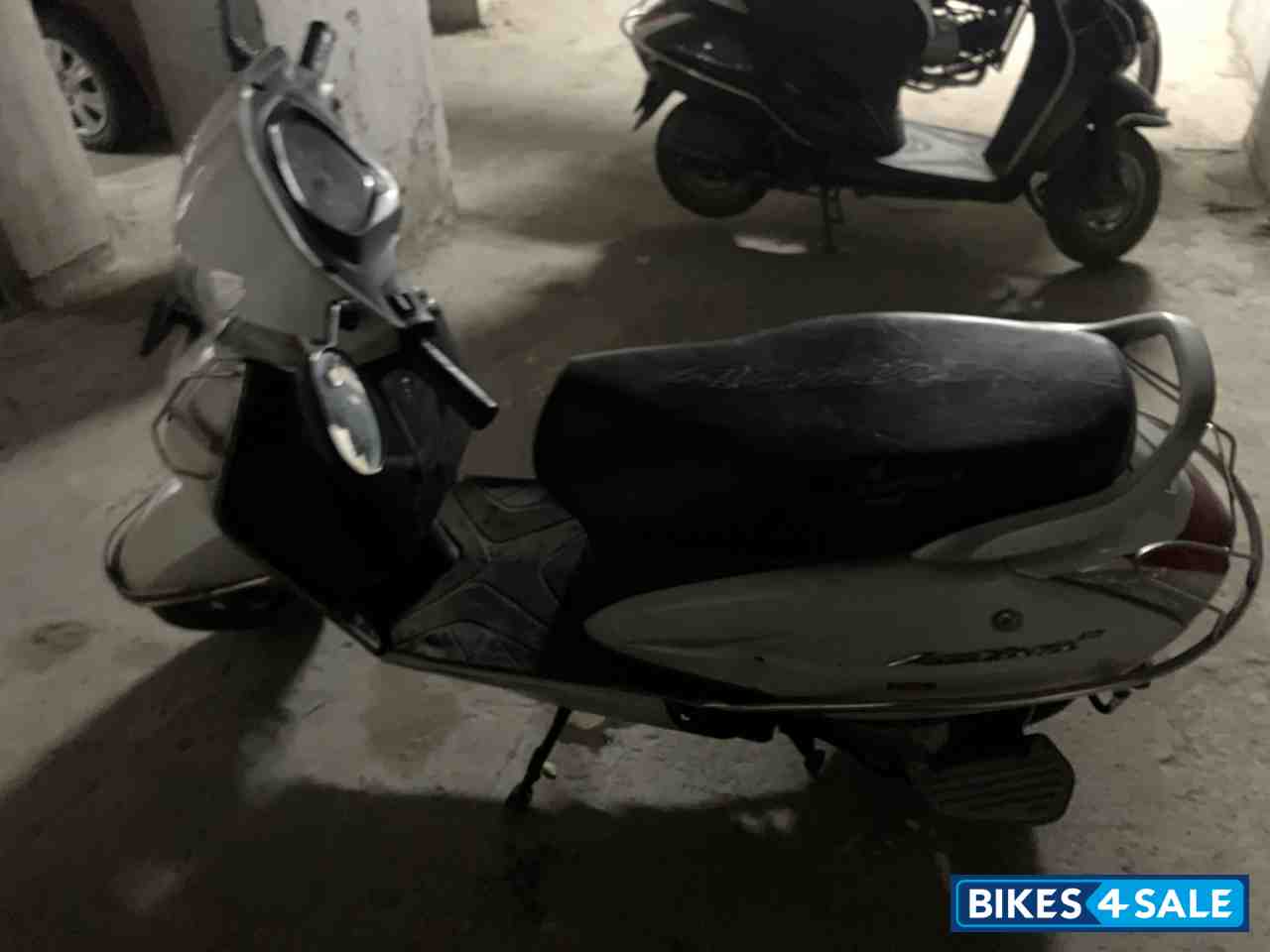 White Honda Activa 3G