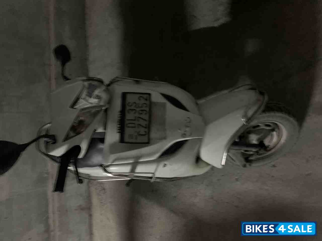 White Honda Activa 3G