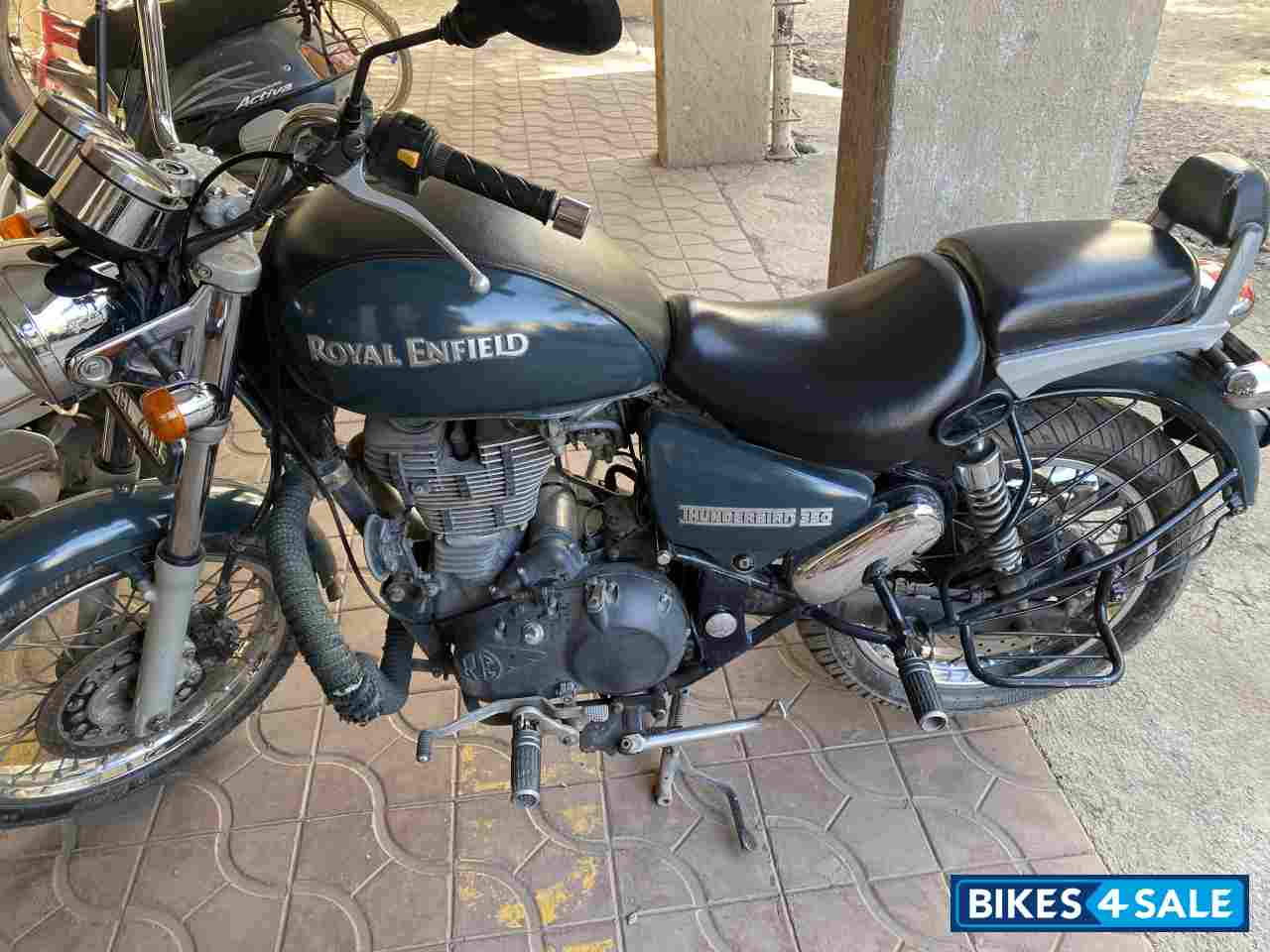 Asphalt Royal Enfield Thunderbird 350 Asphalt Royal Enfield Thunderbird 350