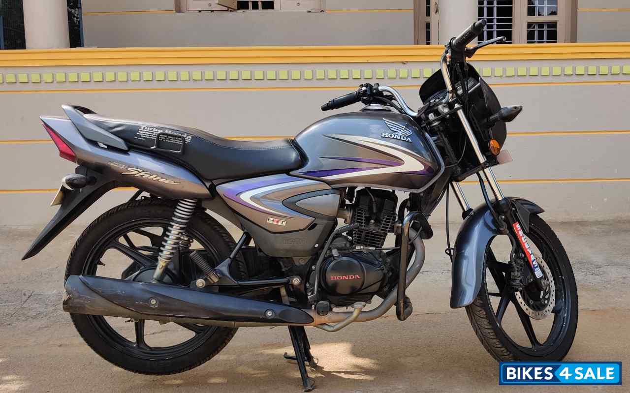 Grey Honda CB Shine