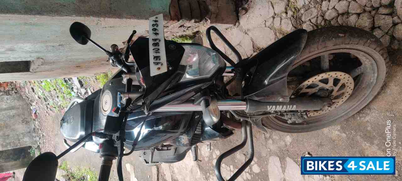 Black Yamaha FZ FI V2