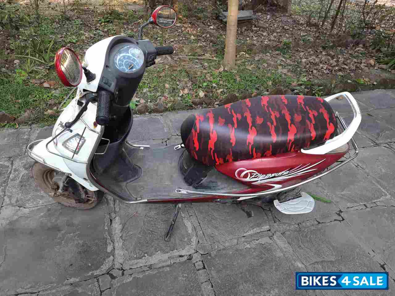 White And Red Mix Hero Pleasure