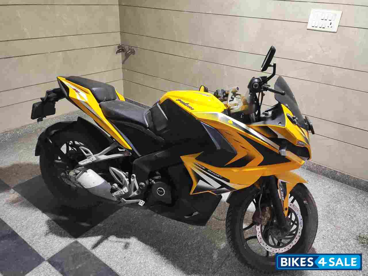 Yellow Bajaj Pulsar RS 200 ABS