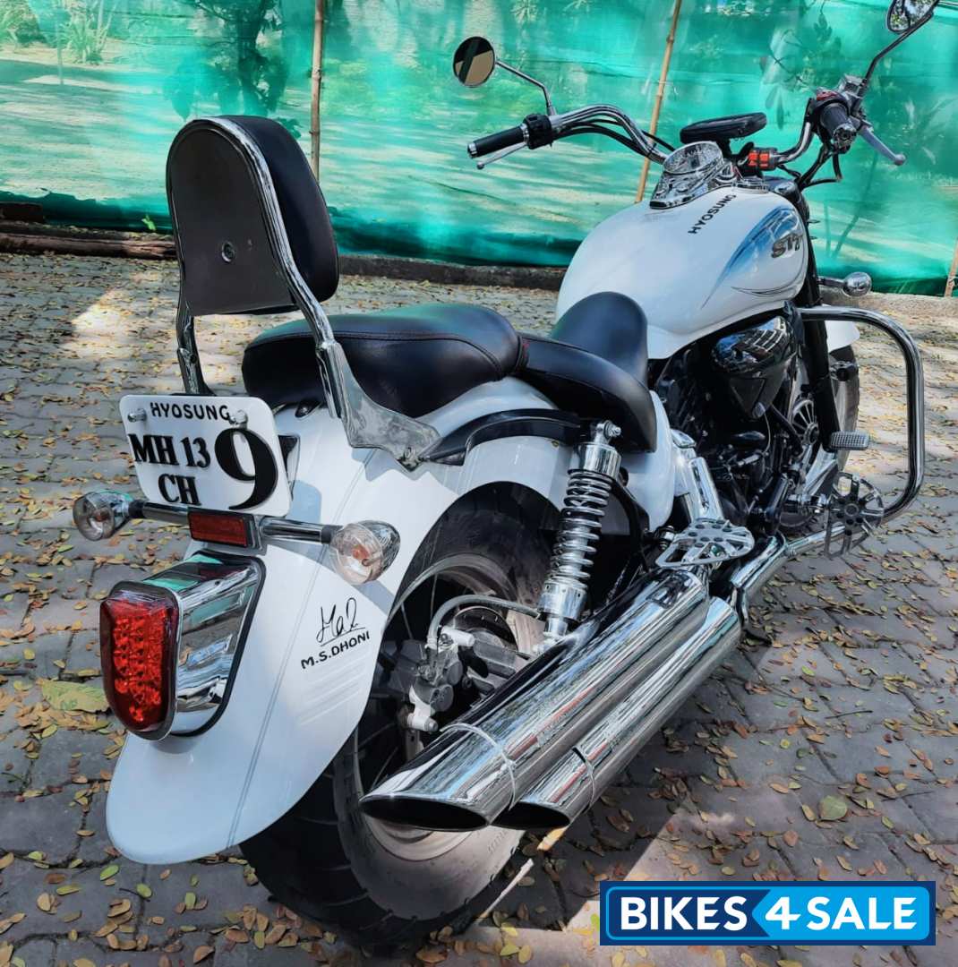 White Hyosung ST7 White Hyosung ST7