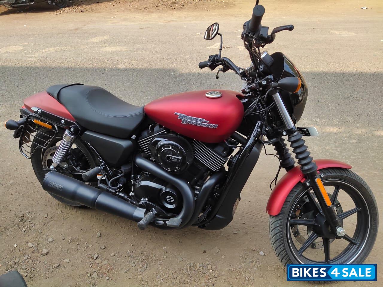 Red Mat Harley Davidson Street 750