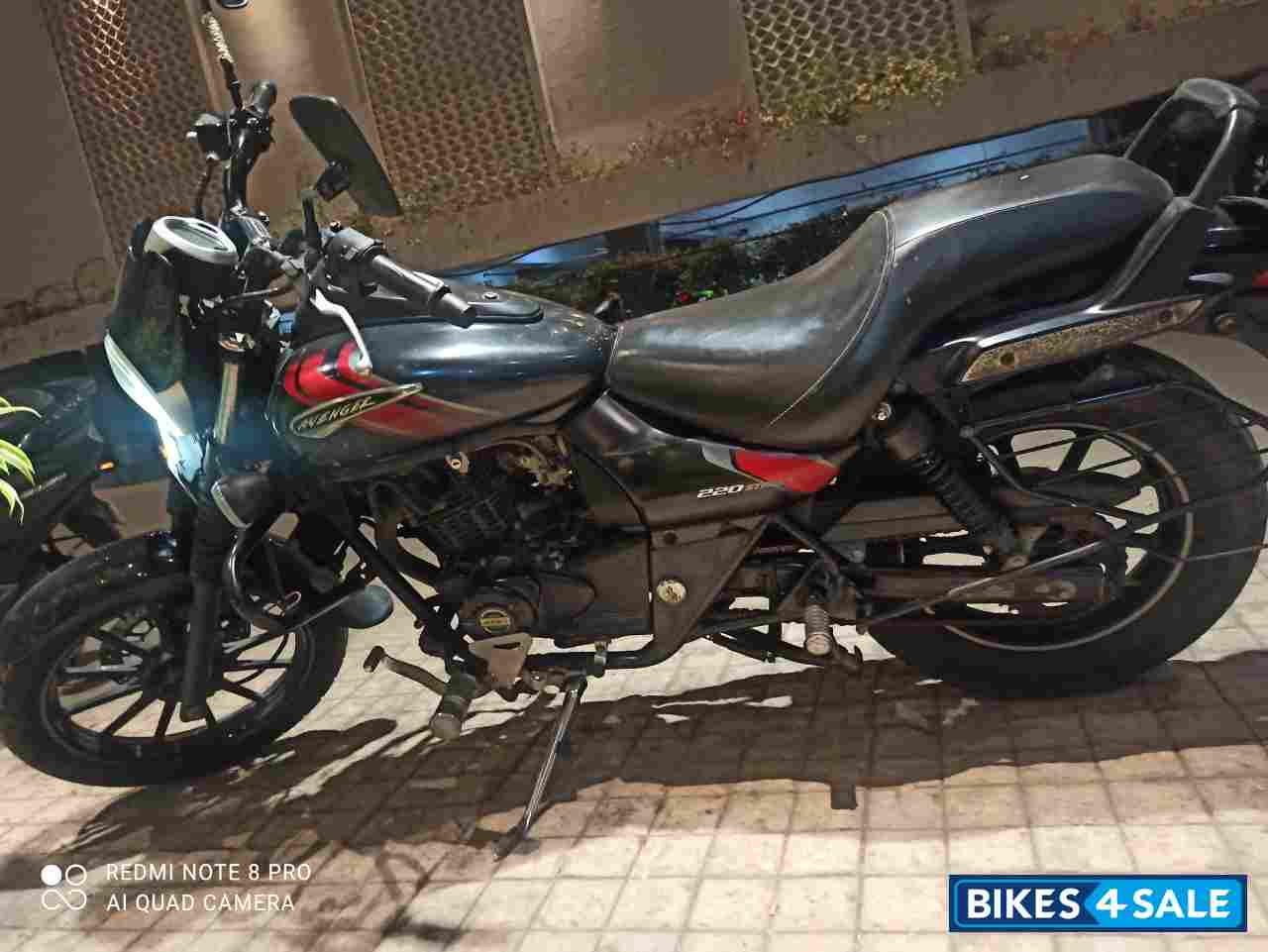 Black Matt Bajaj Avenger Street 220