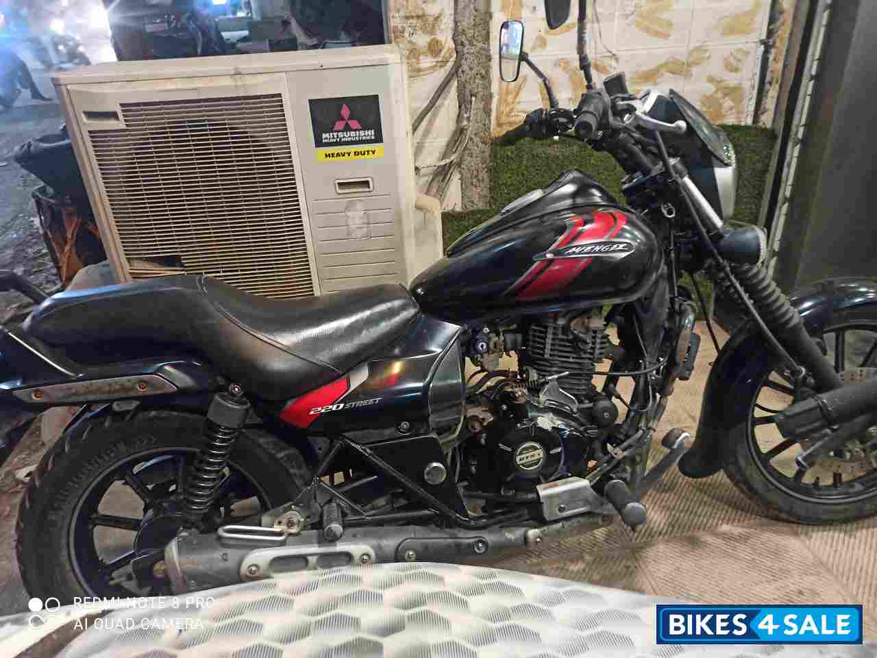 Black Matt Bajaj Avenger Street 220