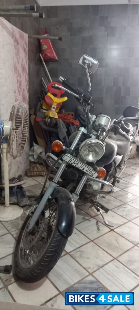 Bajaj Avenger 220 DTS-i