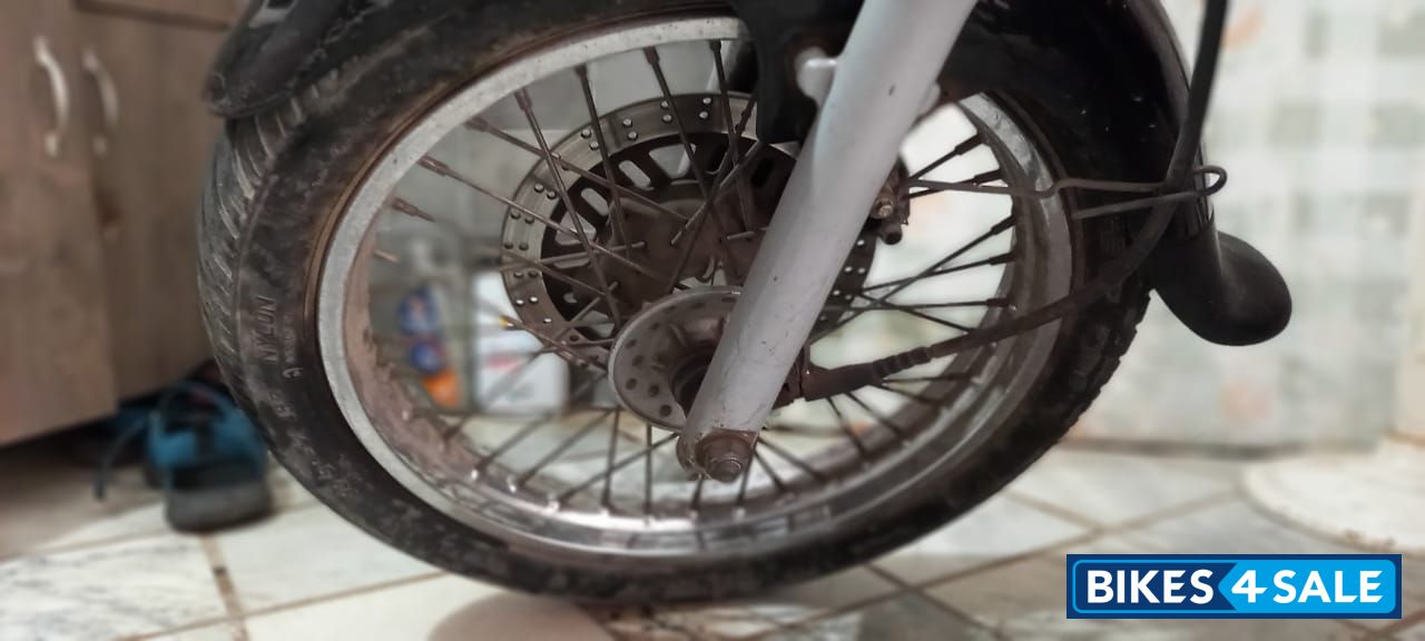 Bajaj Avenger 220 DTS-i