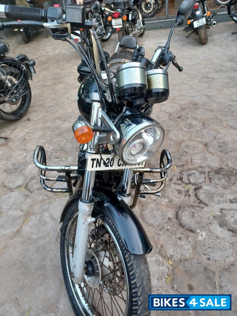 Black Royal Enfield Thunderbird 500